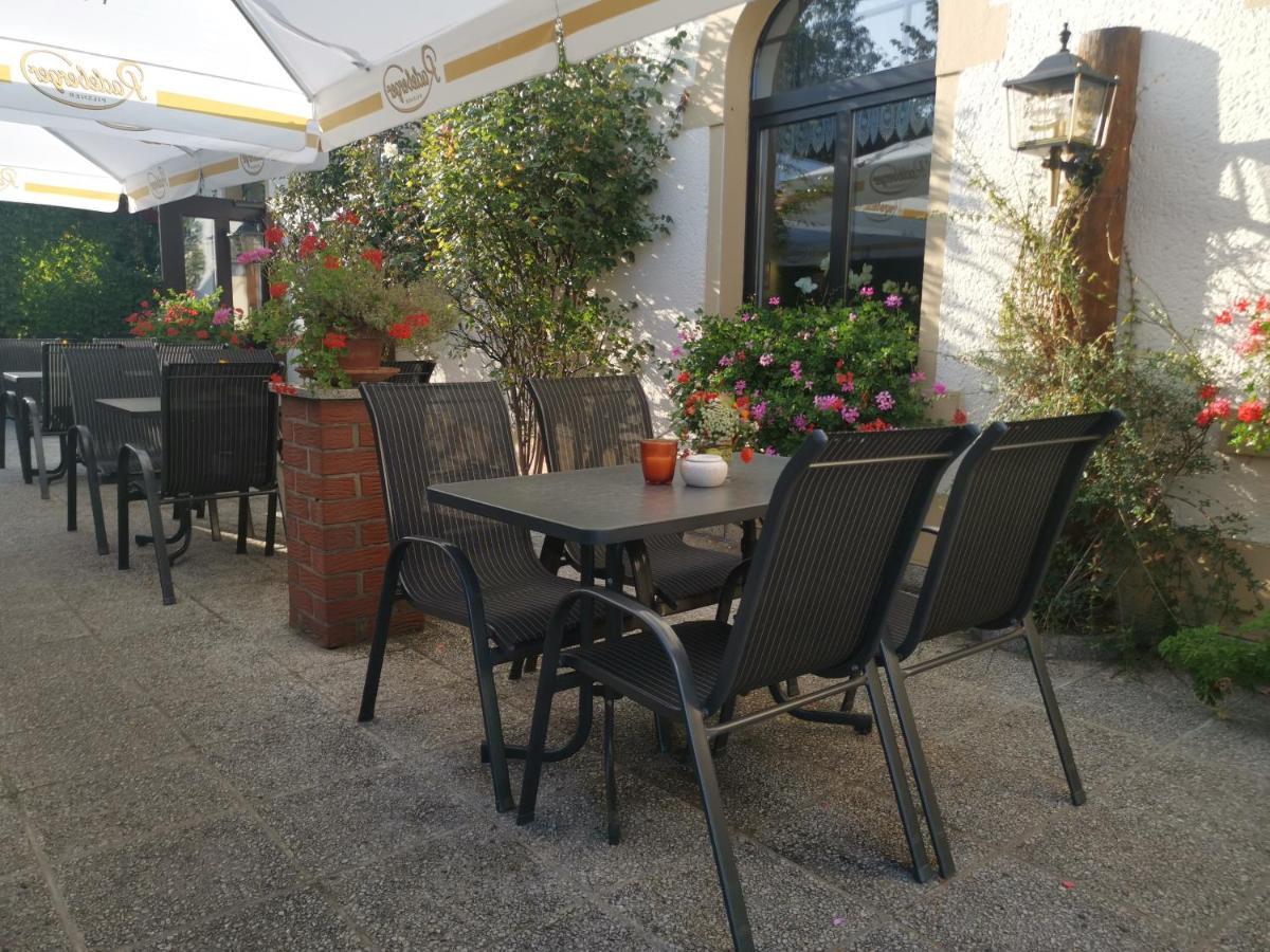 Hotel Schwarzes Ross Arnsdorf  Exterior foto